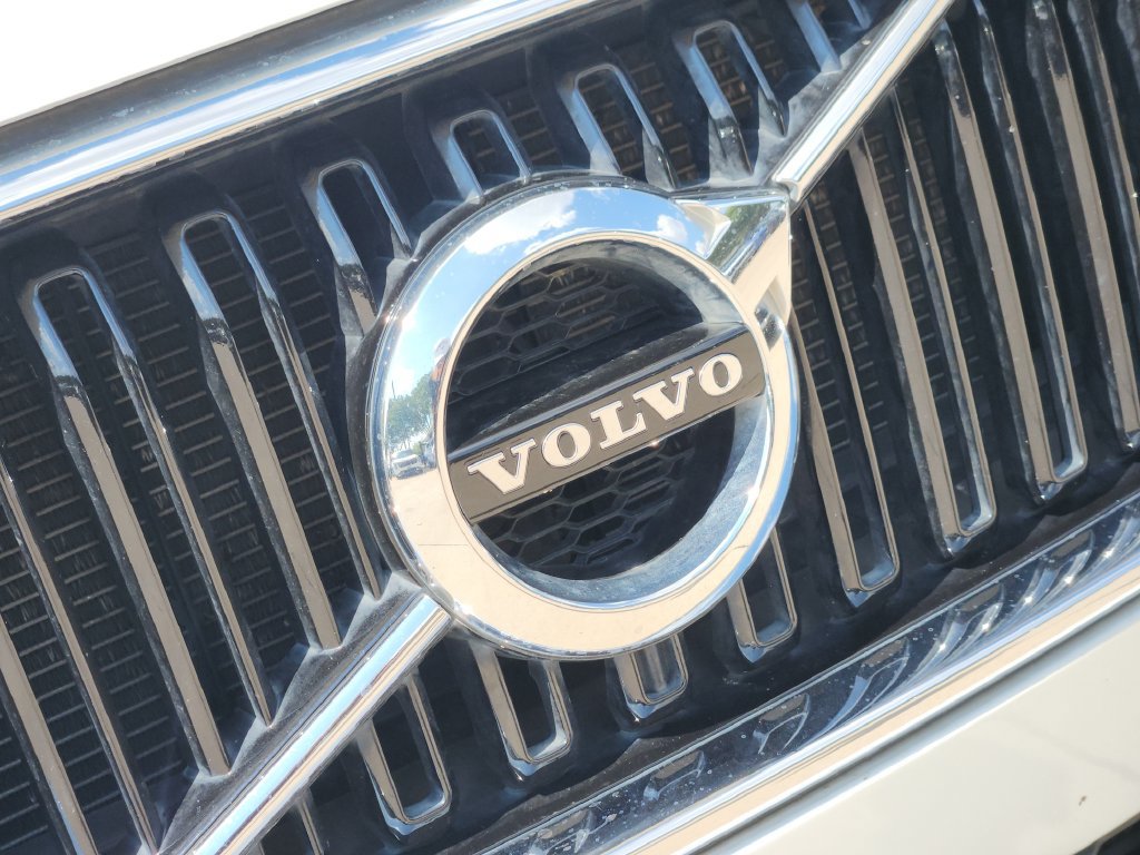 Used 2021 Volvo XC60 T5 Momentum w/ Premium Package FWD image 20