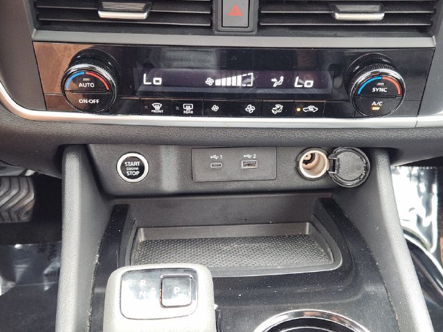 Used 2023 Nissan Rogue SV FWD image 21