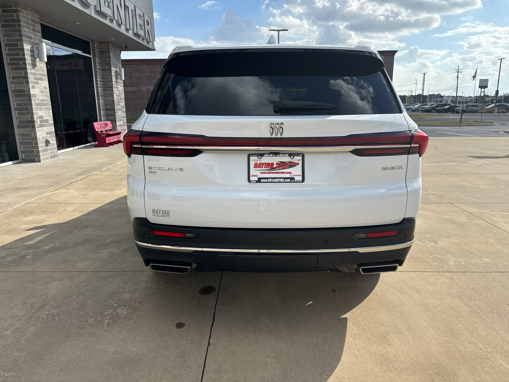 Used 2025 Buick Enclave Preferred AWD/4WD image 6