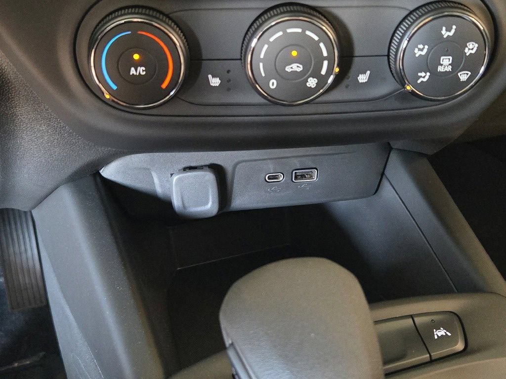 New 2026 Chevrolet Trax LS w/ LS Convenience Package FWD image 22