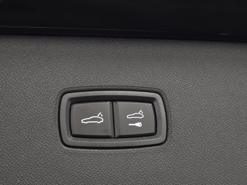 Certified 2026 Porsche Cayenne AWD/4WD image 25