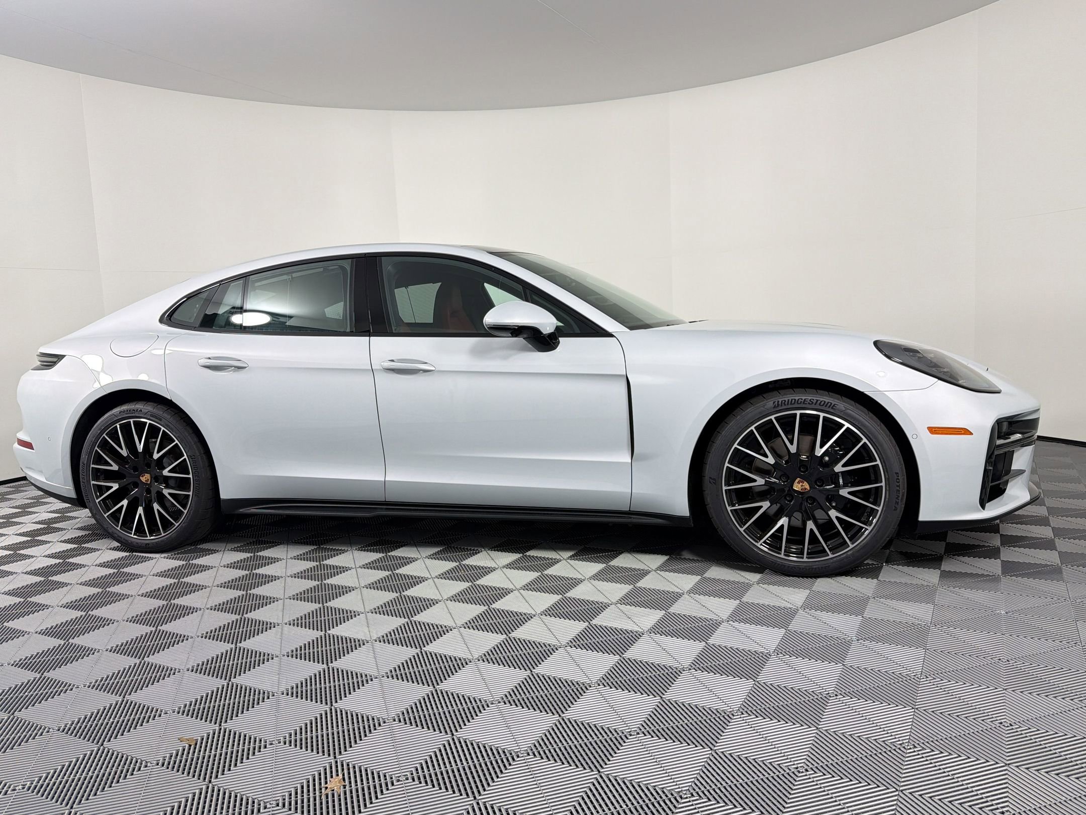 New 2026 Porsche Panamera 4 AWD/4WD image 11