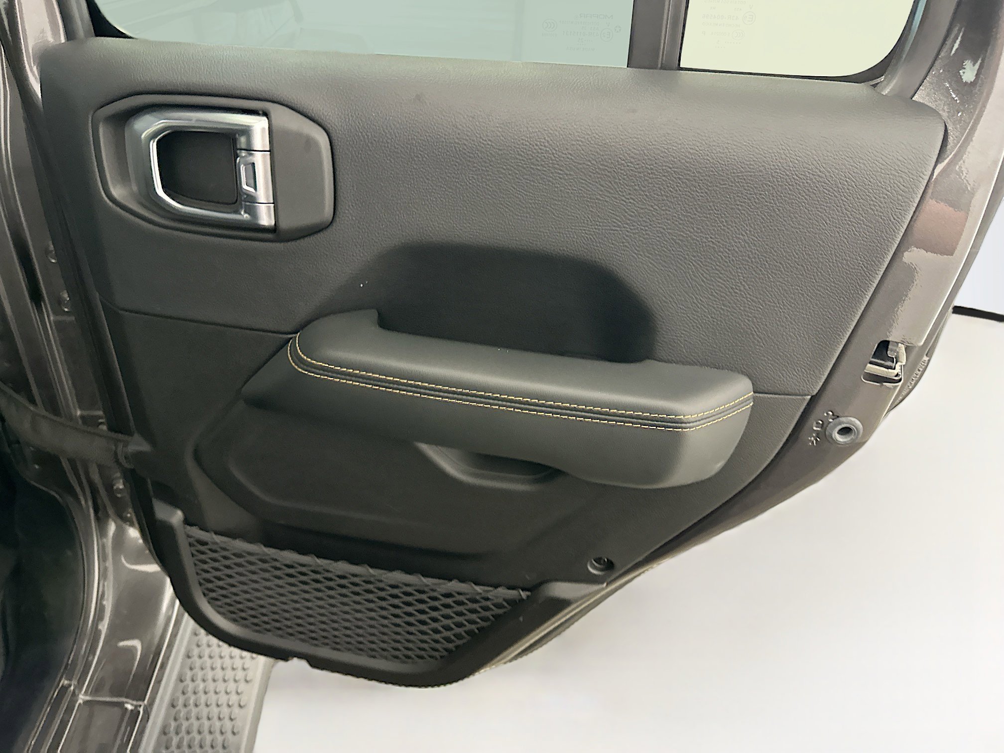 Used 2025 Jeep Wrangler Sahara image 30