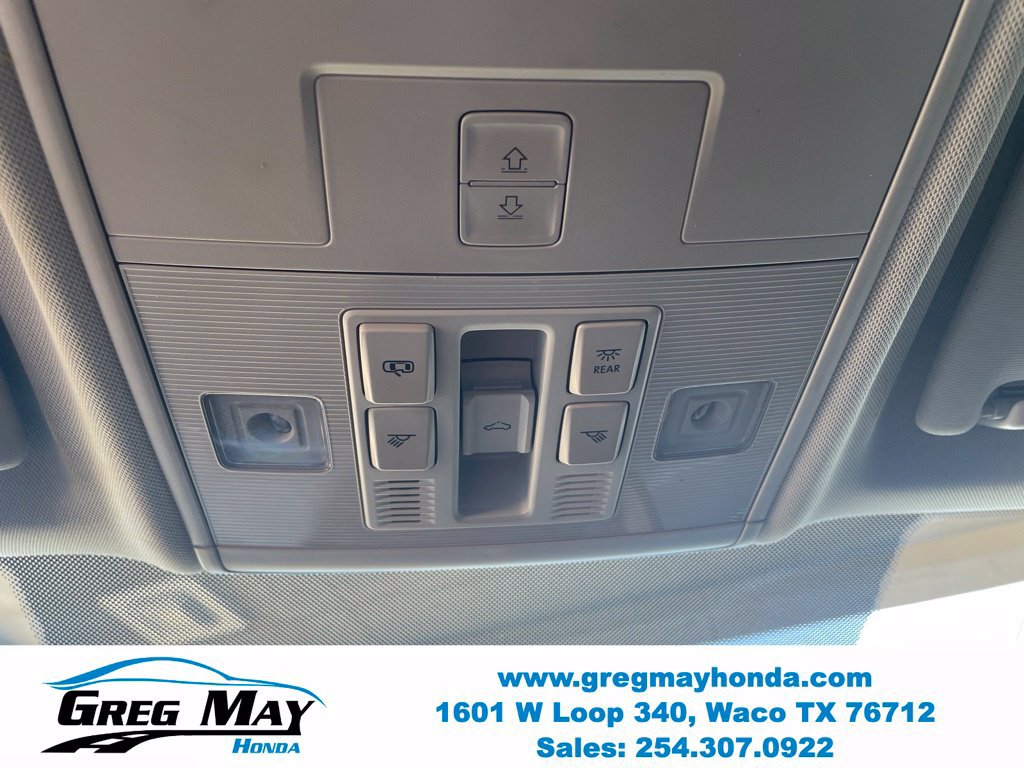 Used 2022 Volkswagen Taos SE w/ Panoramic Sunroof Package FWD image 23