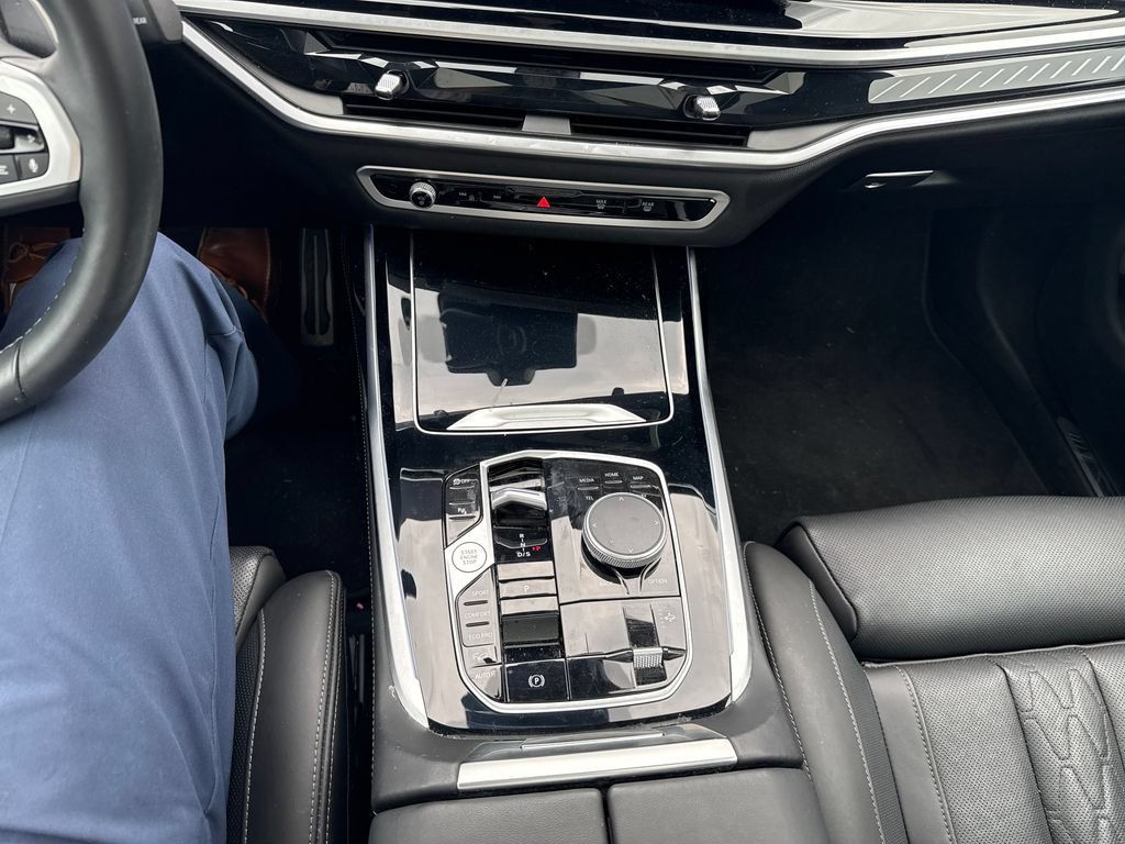 Certified 2025 BMW X7 M60i w/ Climate Comfort Package AWD/4WD image 17