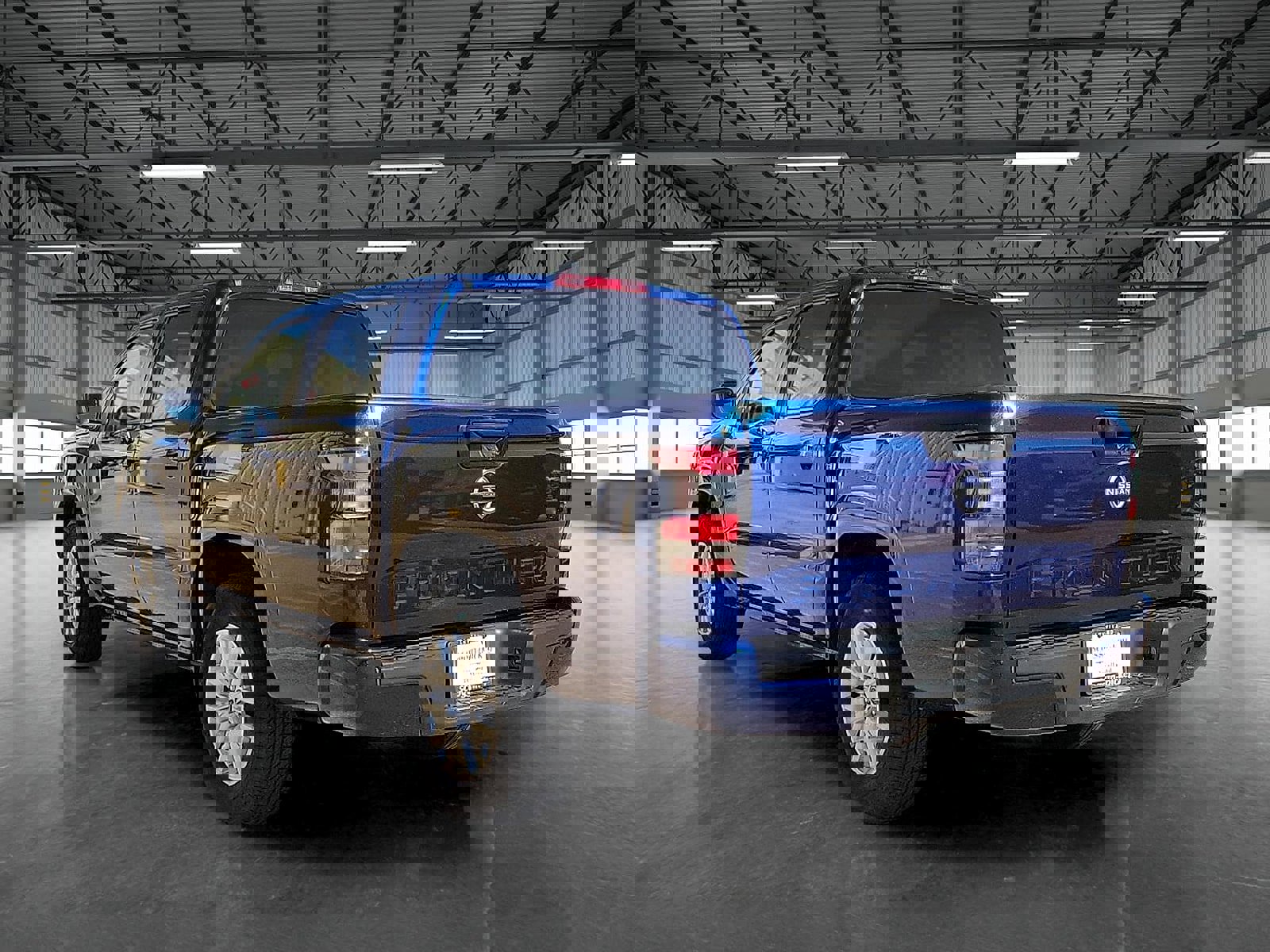 Used 2022 Nissan Frontier SV image 3