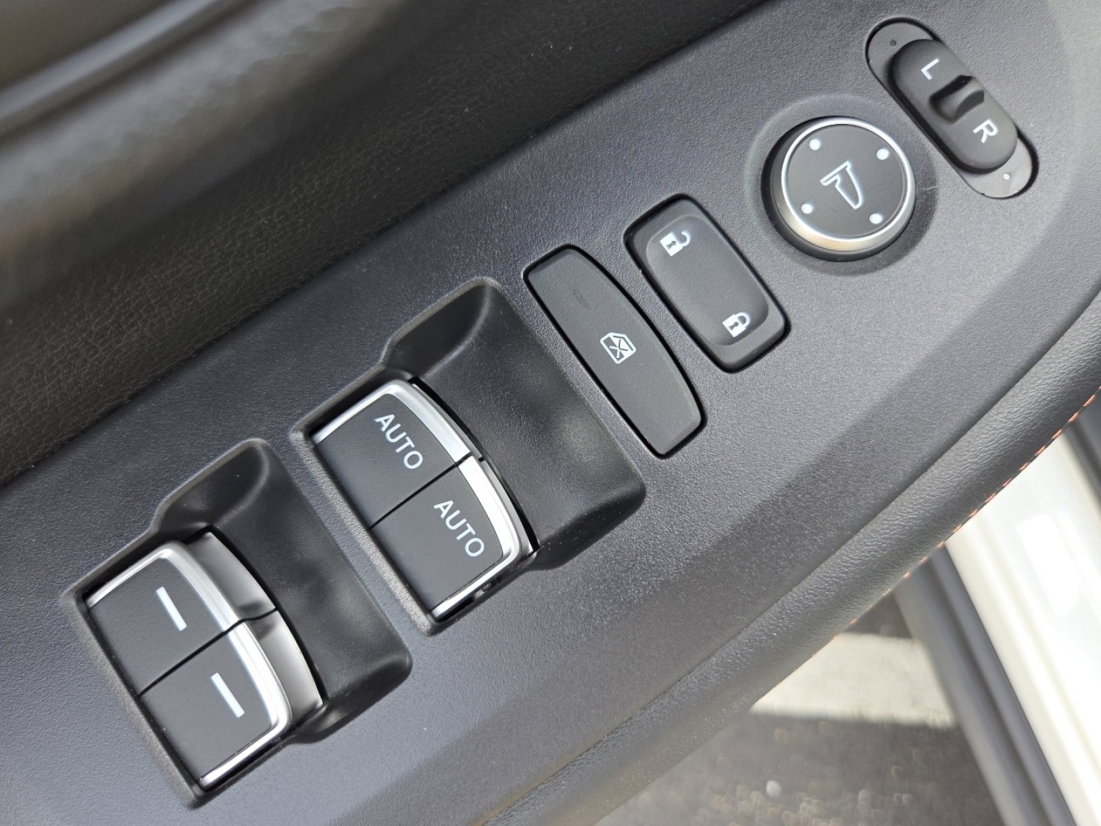 Certified 2024 Honda HR-V Sport image 28