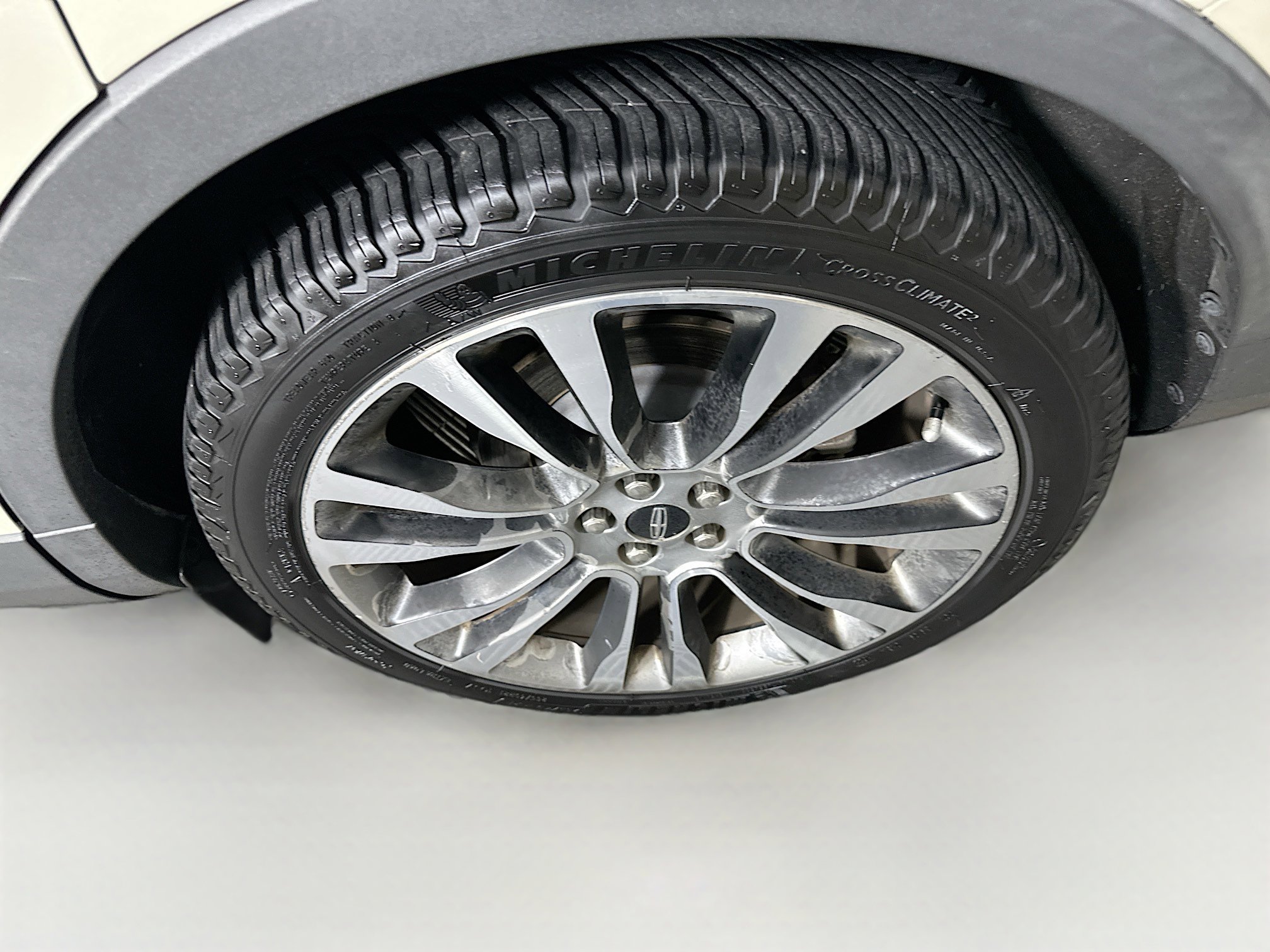 Used 2016 Lincoln MKX Reserve w/ Luxury Package image 11