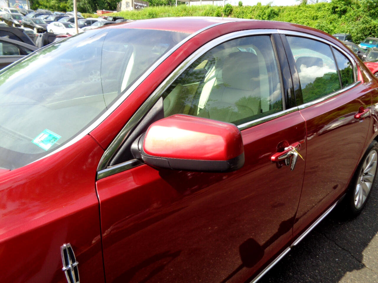 Used 2014 Lincoln MKS image 11