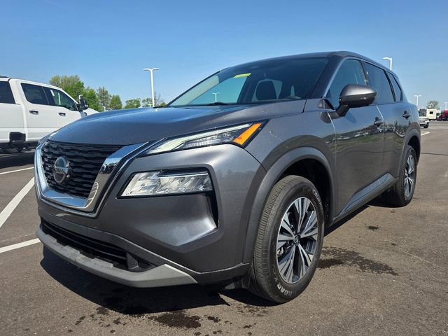 Used 2021 Nissan Rogue SV FWD image 2