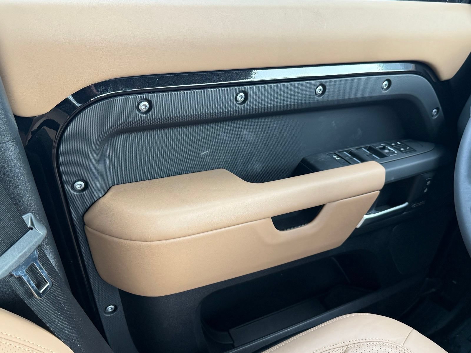 New 2026 Land Rover Defender 110 X-Dynamic SE AWD/4WD image 36