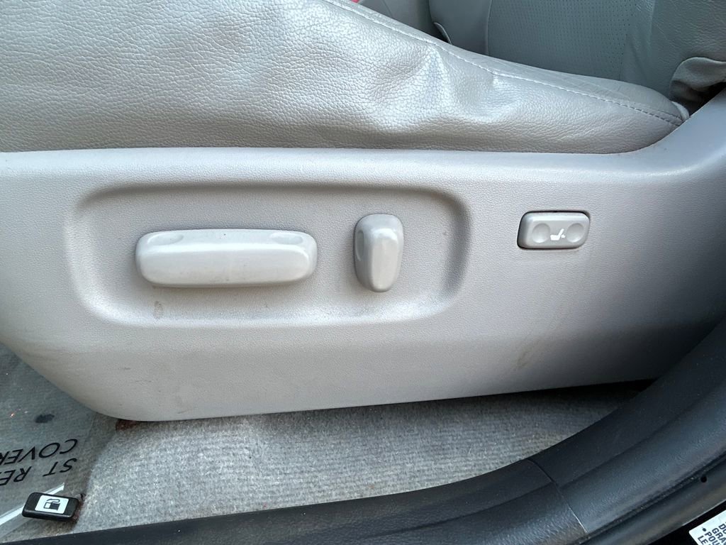 Used 2012 Toyota RAV4 Limited w/ Premium Plus Value Pkg AWD/4WD image 17