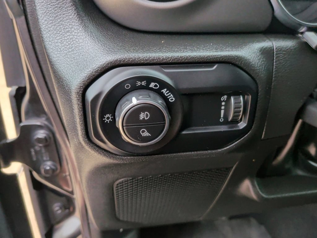 Used 2023 Jeep Gladiator Sport AWD/4WD image 15