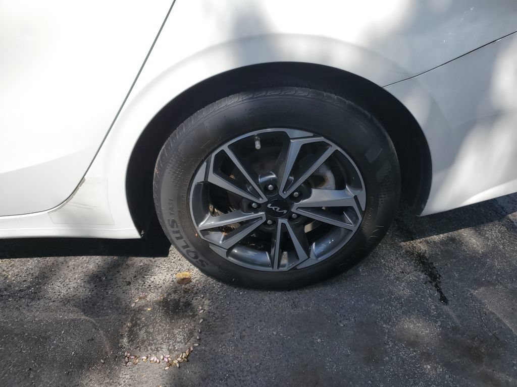 Certified 2022 Kia Forte LXS w/ LXS Technology Package FWD image 10