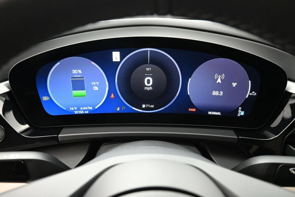Certified 2025 Porsche Macan Electric RWD image 19