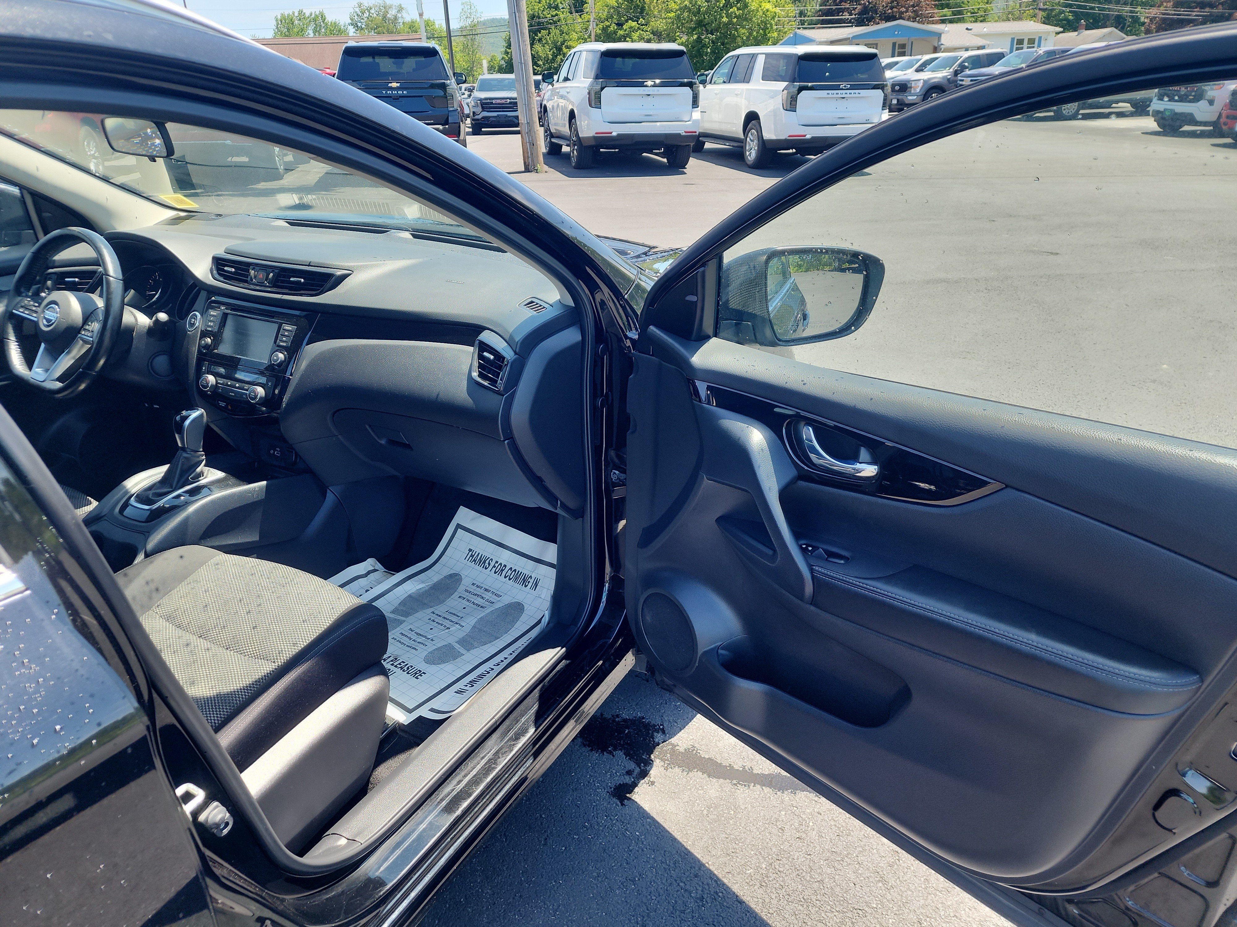 Used 2021 Nissan Rogue Sport SV AWD/4WD image 28
