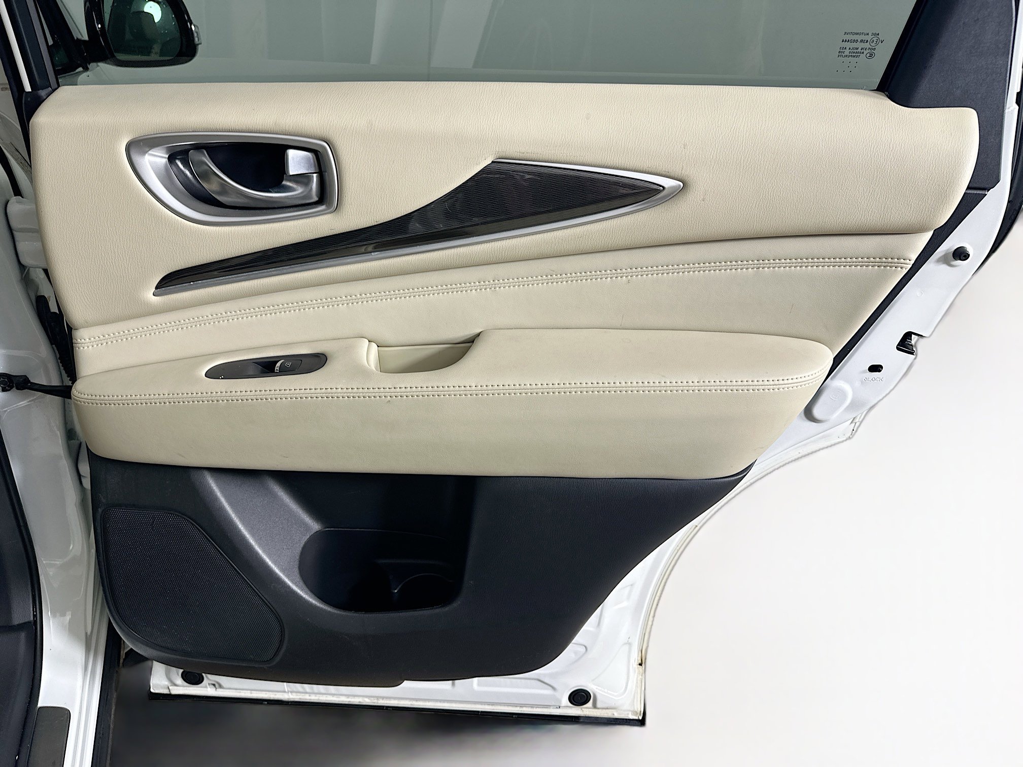 Used 2017 INFINITI QX60 FWD w/ Premium Plus Package image 34