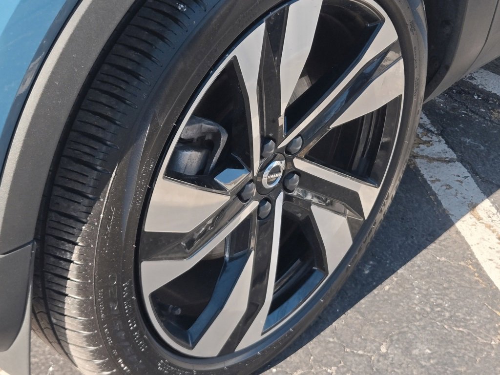 Certified 2023 Volvo XC40 B5 Plus w/ Driver Assist Package image 8