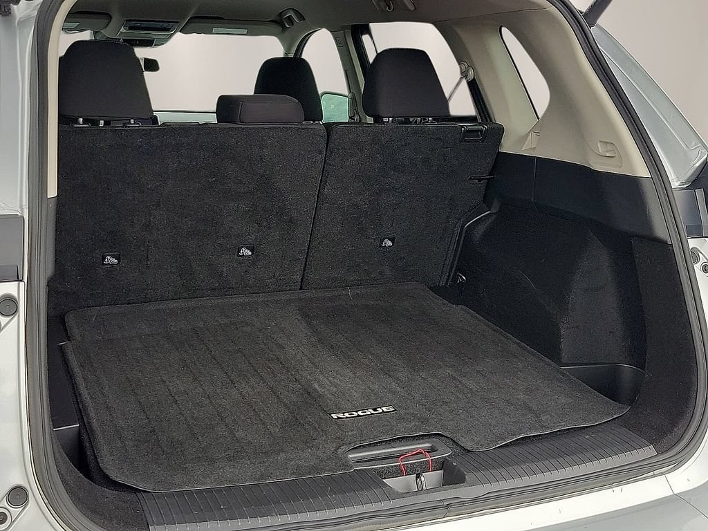 Used 2025 Nissan Rogue SV FWD image 7