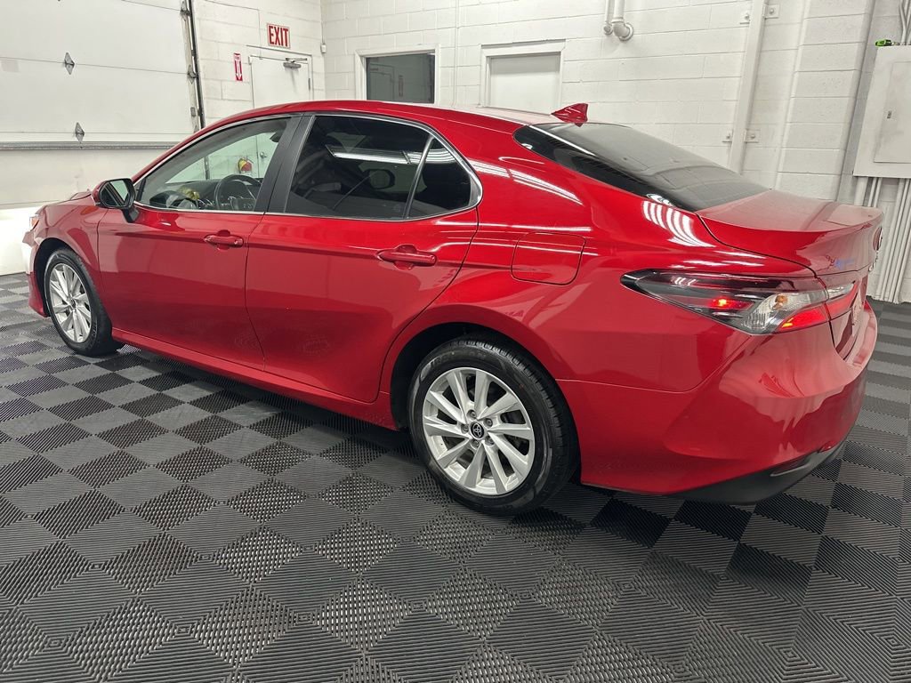 Used 2023 Toyota Camry LE AWD/4WD image 7