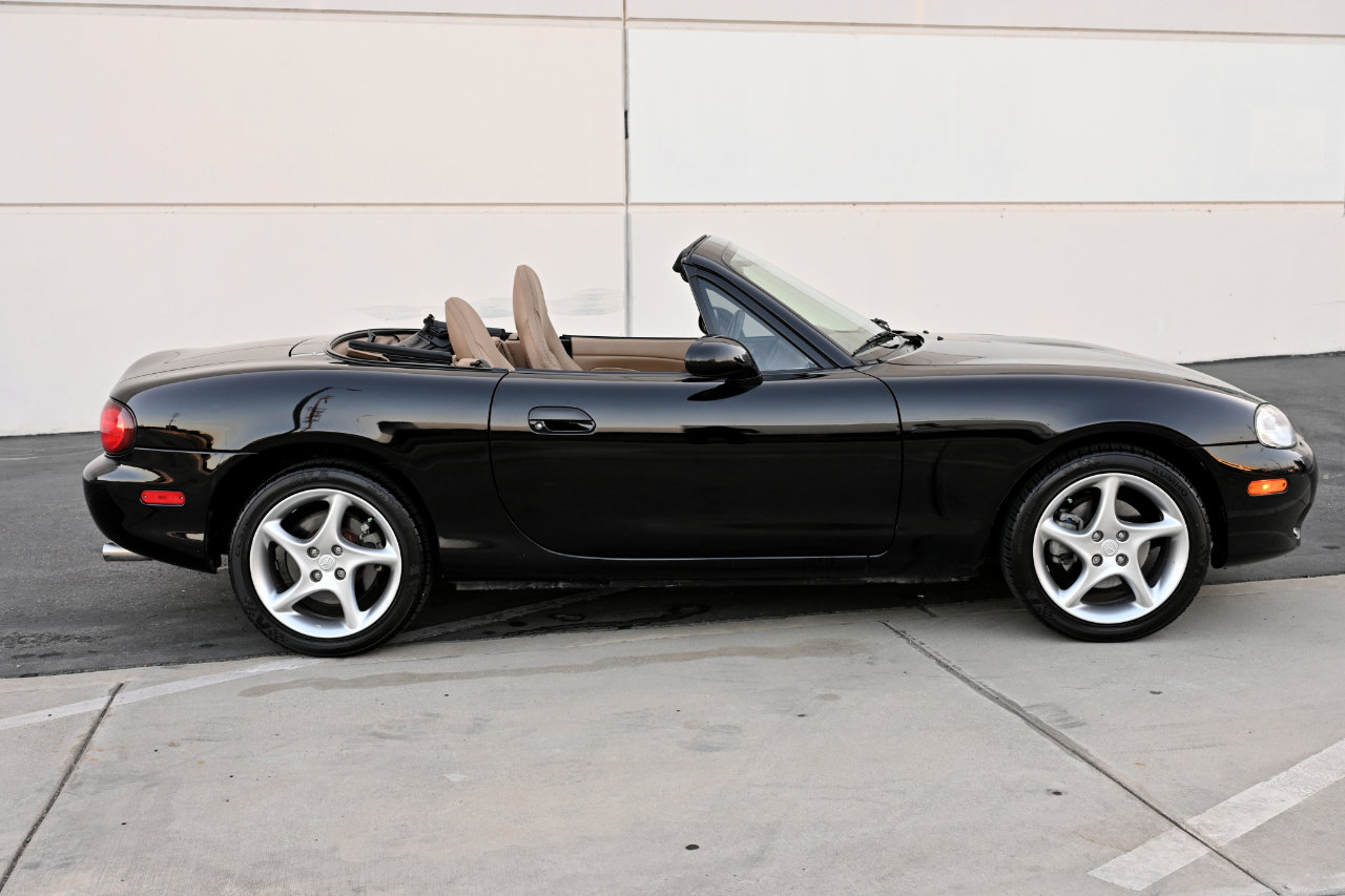 Used 2001 MAZDA MX-5 Miata LS RWD image 12