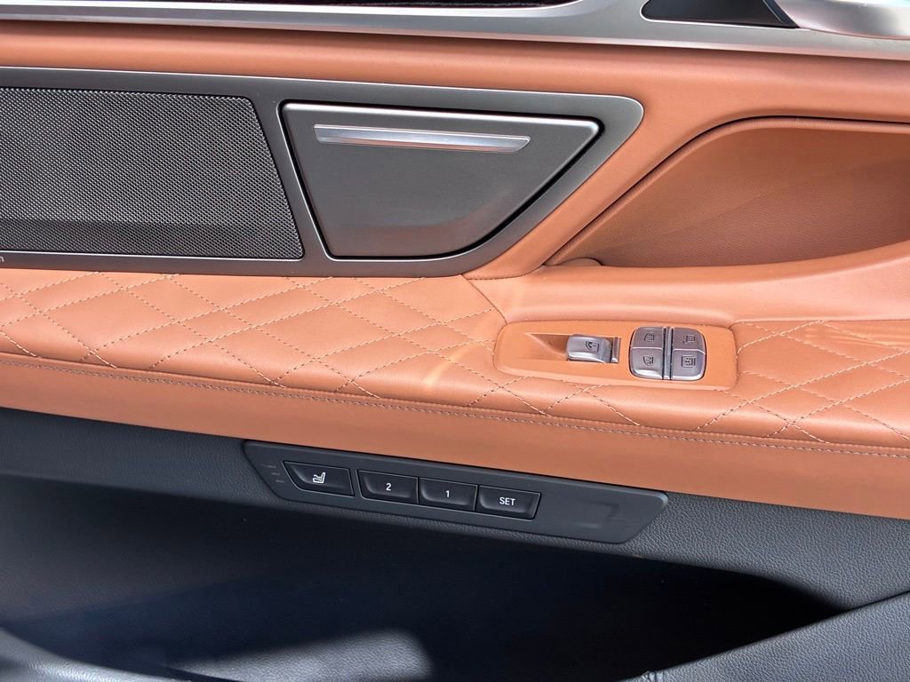 Used 2022 BMW 750i xDrive w/ Luxury Rear Seating Package AWD/4WD image 62