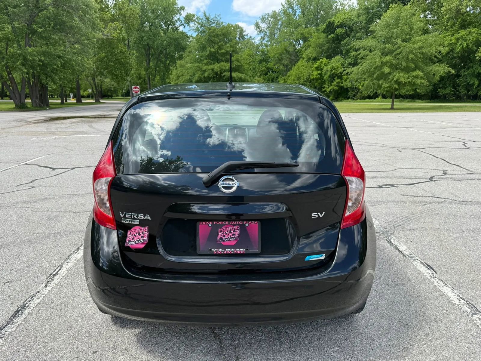 Used 2016 Nissan Versa Note SV FWD image 6