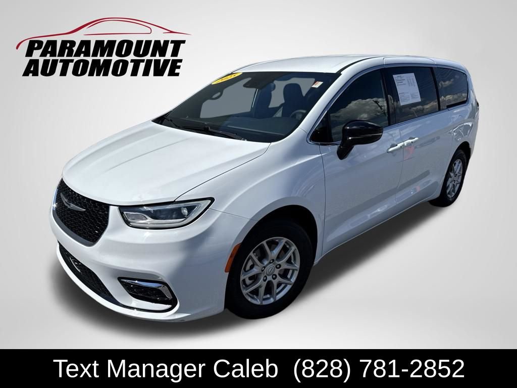Used 2025 Chrysler Pacifica Select FWD 360° Tour