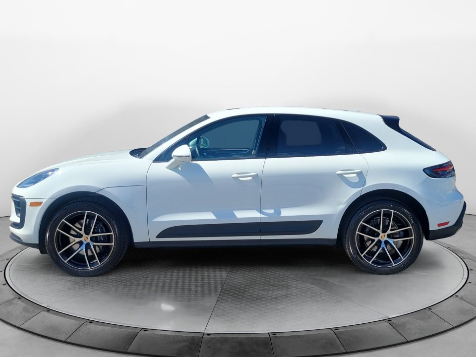 Used 2023 Porsche Macan AWD/4WD image 4