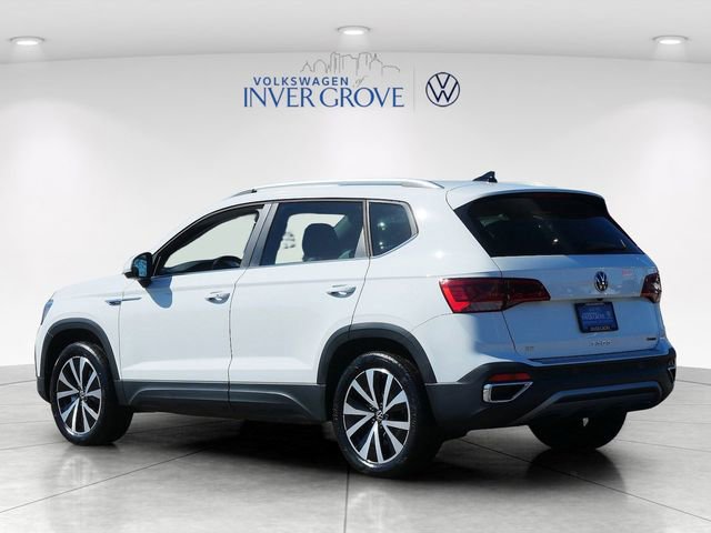 Certified 2023 Volkswagen Taos SE w/ Panoramic Sunroof Package image 5