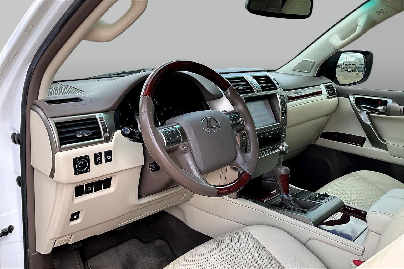 Used 2013 Lexus GX 460 w/ Comfort Plus Pkg AWD/4WD image 16