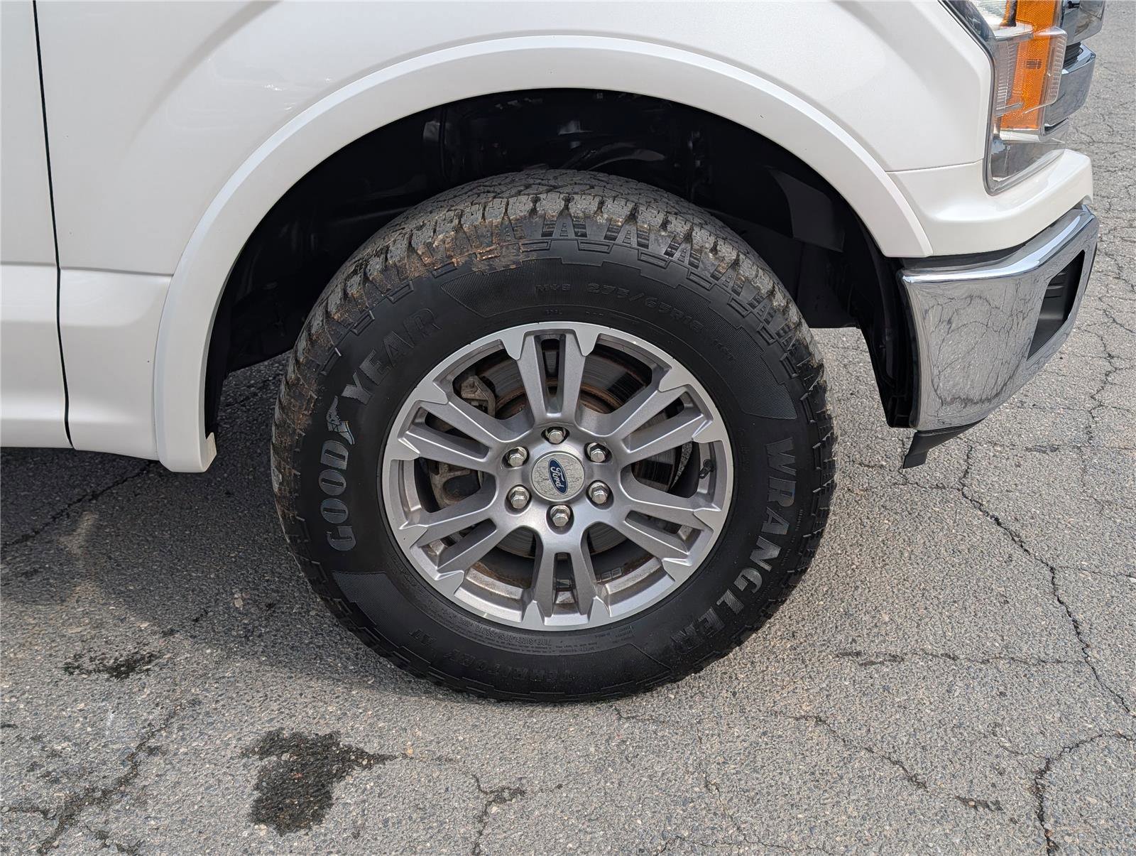 Used 2019 Ford F150 Lariat w/ Equipment Group 501A Mid image 9