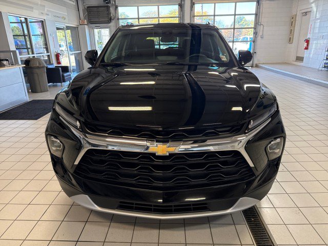 Used 2025 Chevrolet Blazer LT w/ Convenience Package FWD image 8