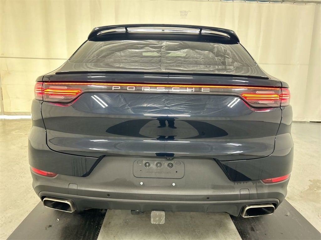 Certified 2021 Porsche Cayenne Coupe image 4