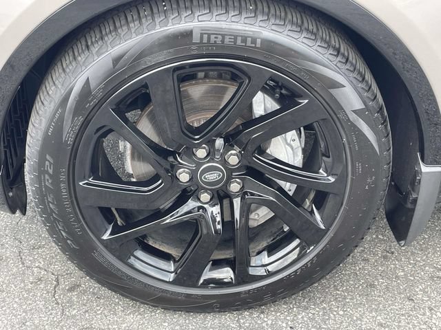 Used 2025 Land Rover Discovery Dynamic SE AWD/4WD image 9