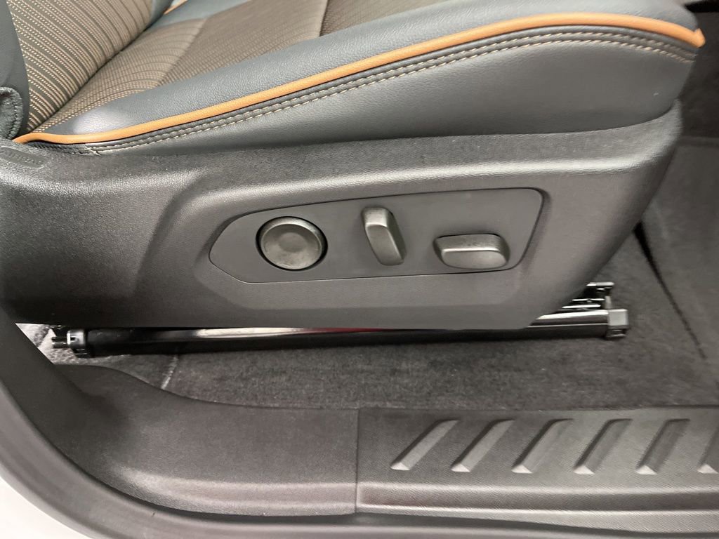 Certified 2026 GMC Canyon AT4 w/ Technology Plus Package AWD/4WD image 8