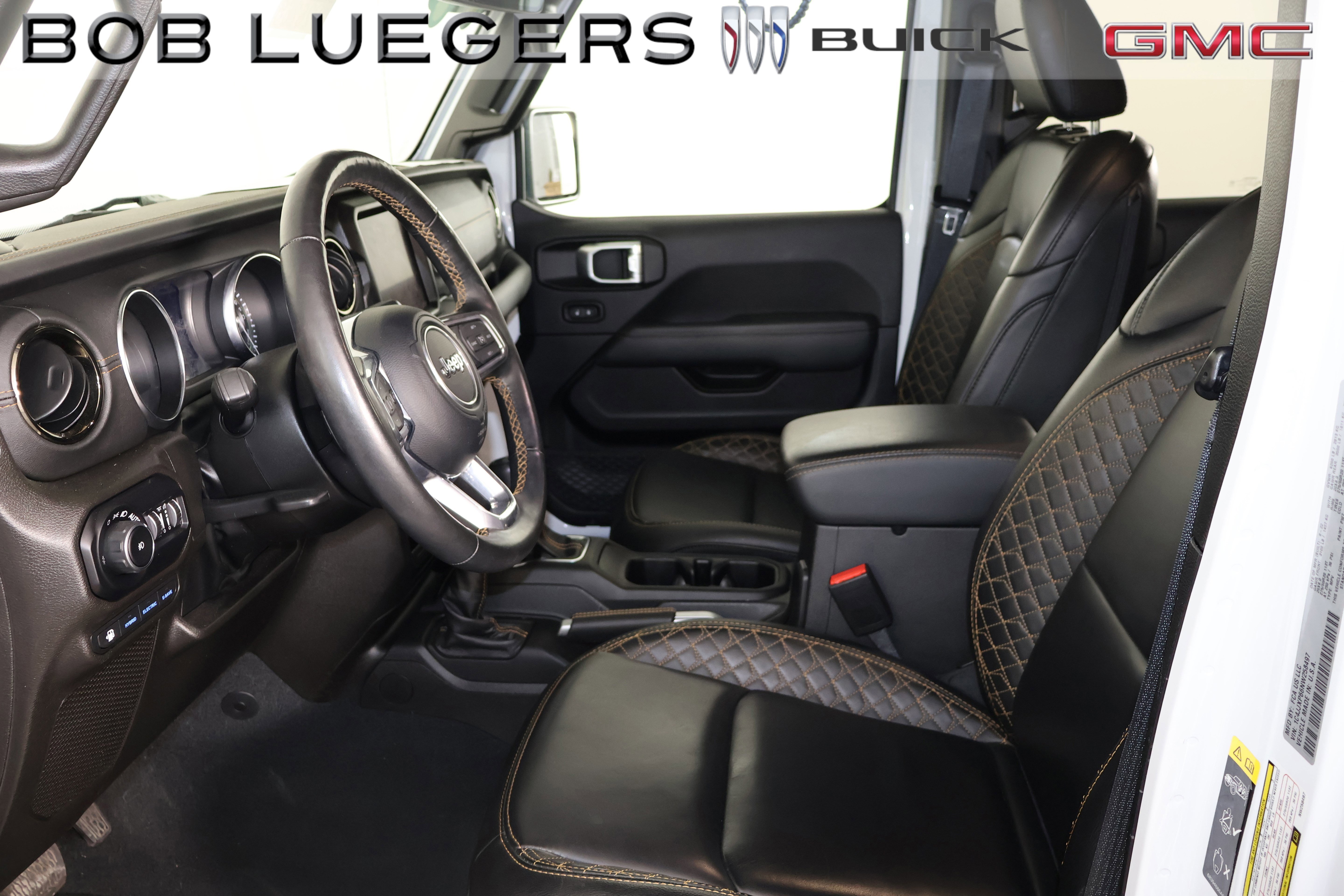 Used 2022 Jeep Wrangler Unlimited Sahara image 8