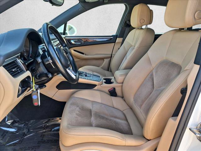 Used 2018 Porsche Macan AWD/4WD image 22