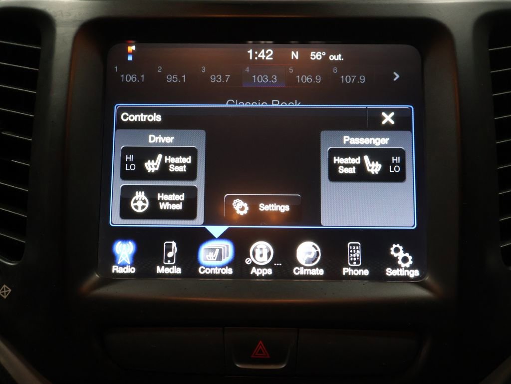 Used 2017 Jeep Cherokee Trailhawk w/ Cold Weather Group image 28