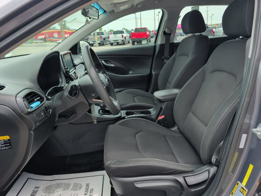 Used 2019 Hyundai Elantra GT FWD image 8