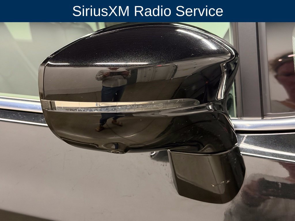 Used 2022 Chrysler Pacifica Touring-L w/ Uconnect Theater Family Group FWD image 17