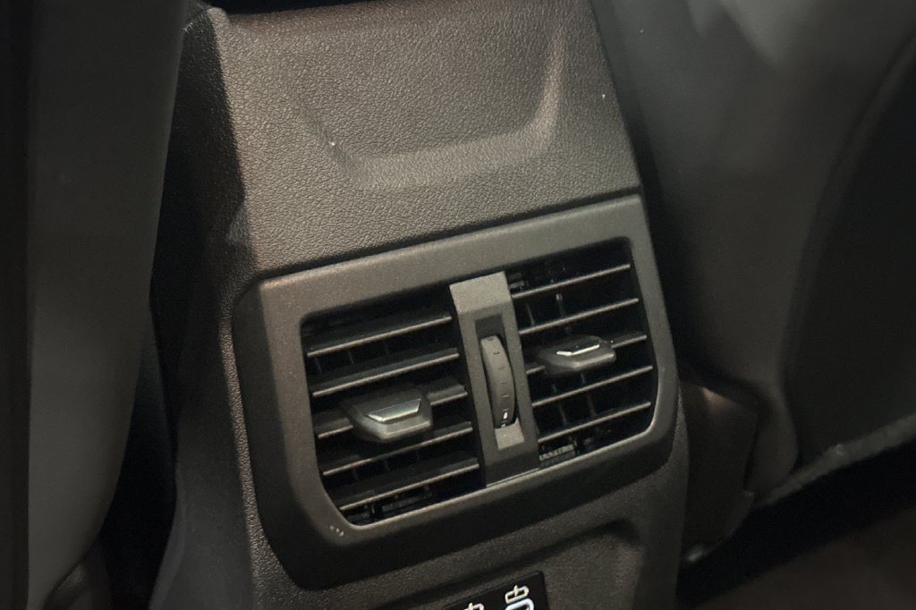 Used 2025 BMW M235i xDrive w/ Premium Package AWD/4WD image 14