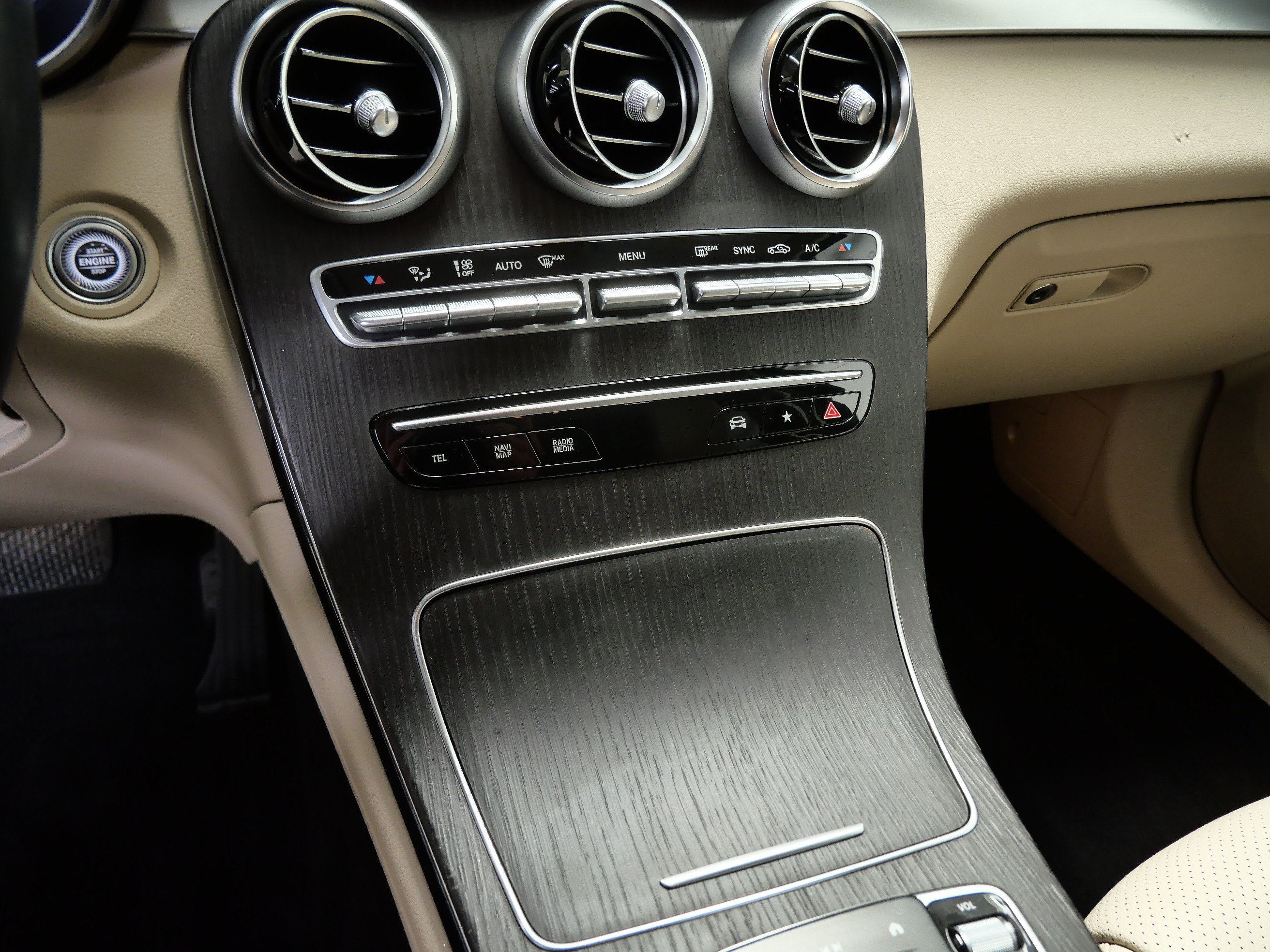 Used 2022 Mercedes-Benz GLC 300 4MATIC image 21