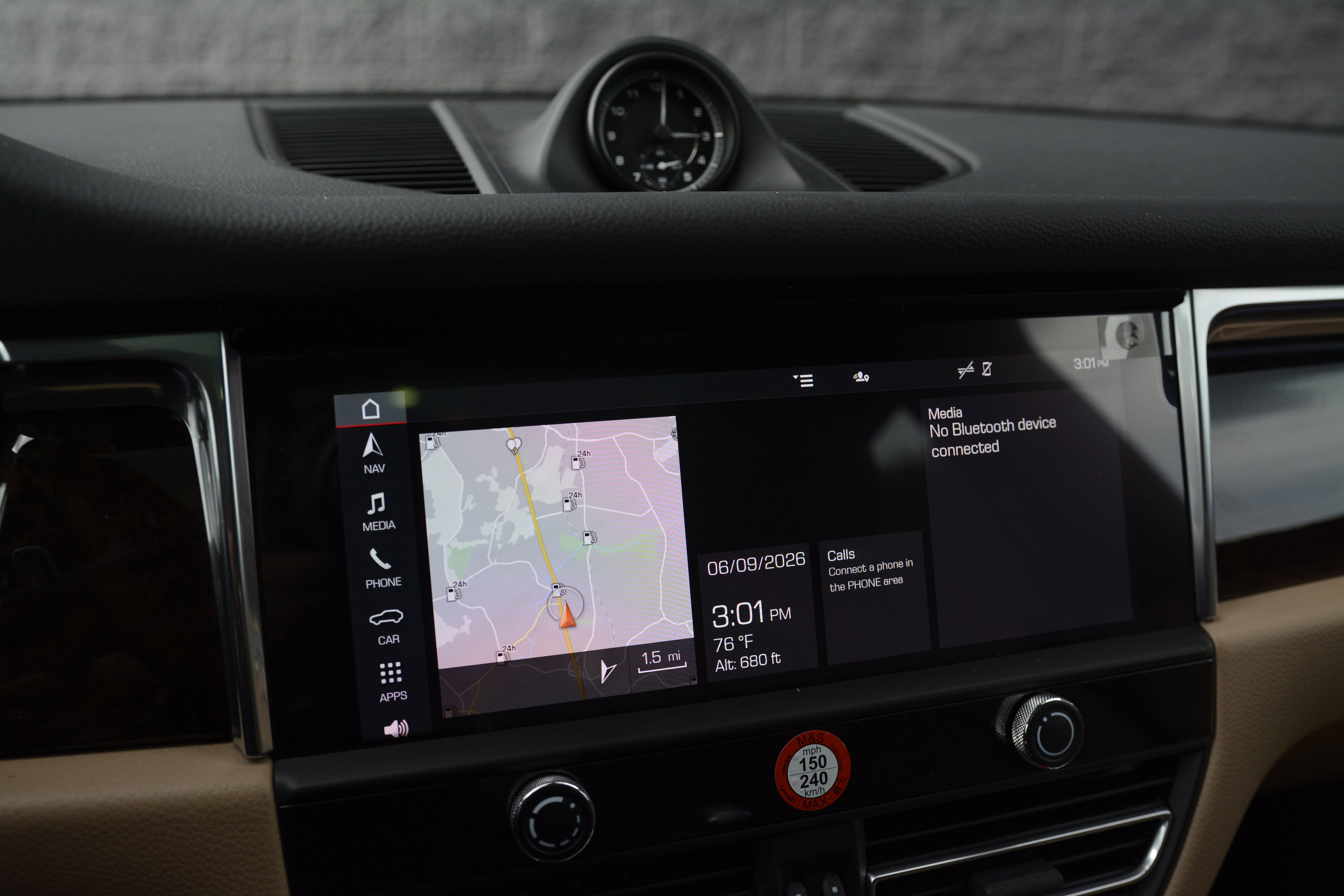 Certified 2026 Porsche Macan AWD/4WD image 22
