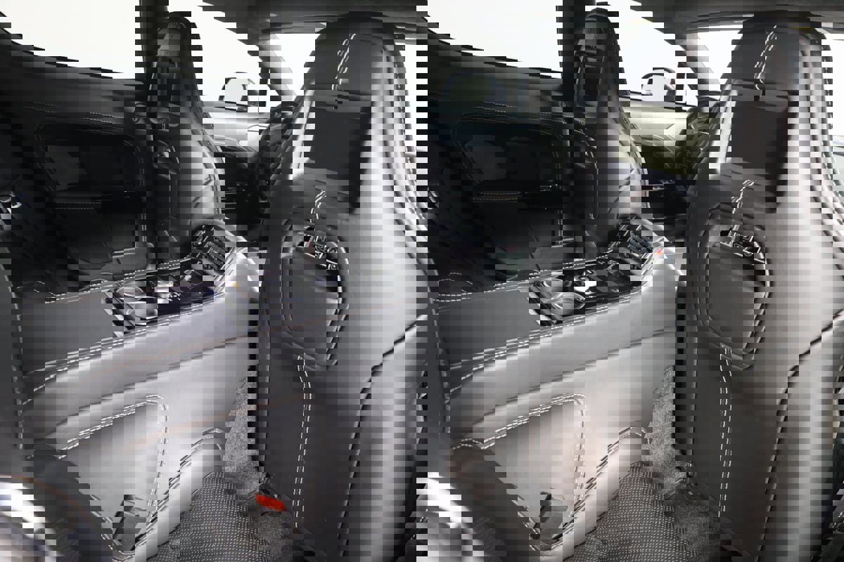 Used 2016 Aston Martin Rapide S image 28