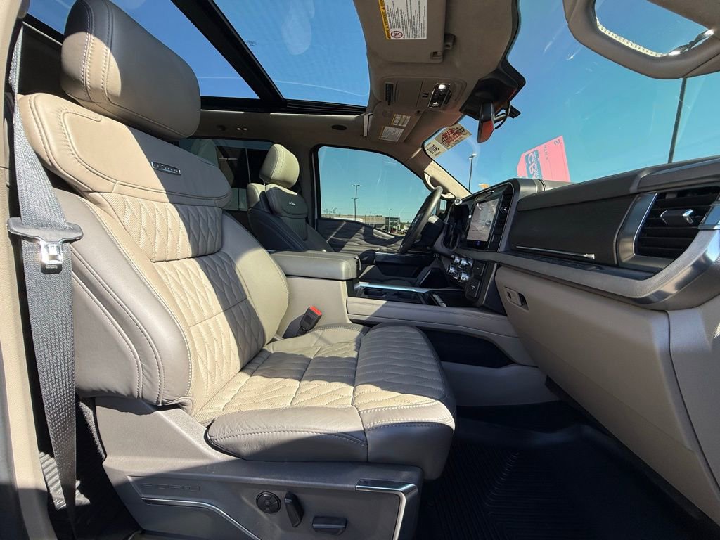 Used 2025 Ford F250 Platinum w/ Platinum Plus Package image 29