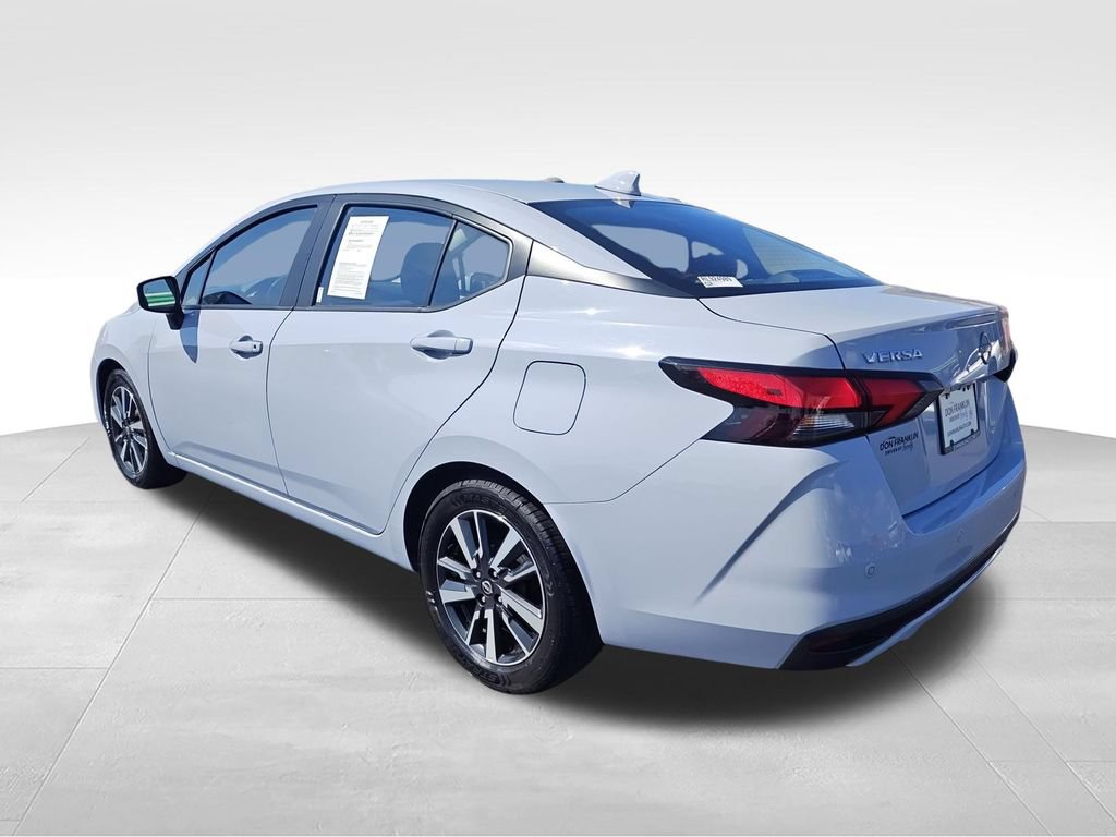 Used 2024 Nissan Versa SV FWD image 3
