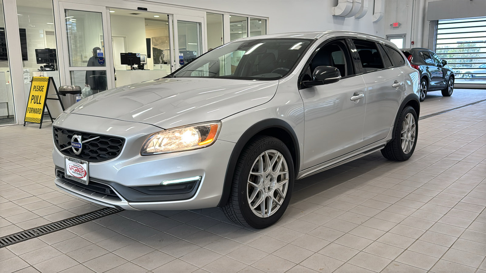 Used 2016 Volvo V60 T5 Cross Country w/ Convenience Package AWD/4WD image 9
