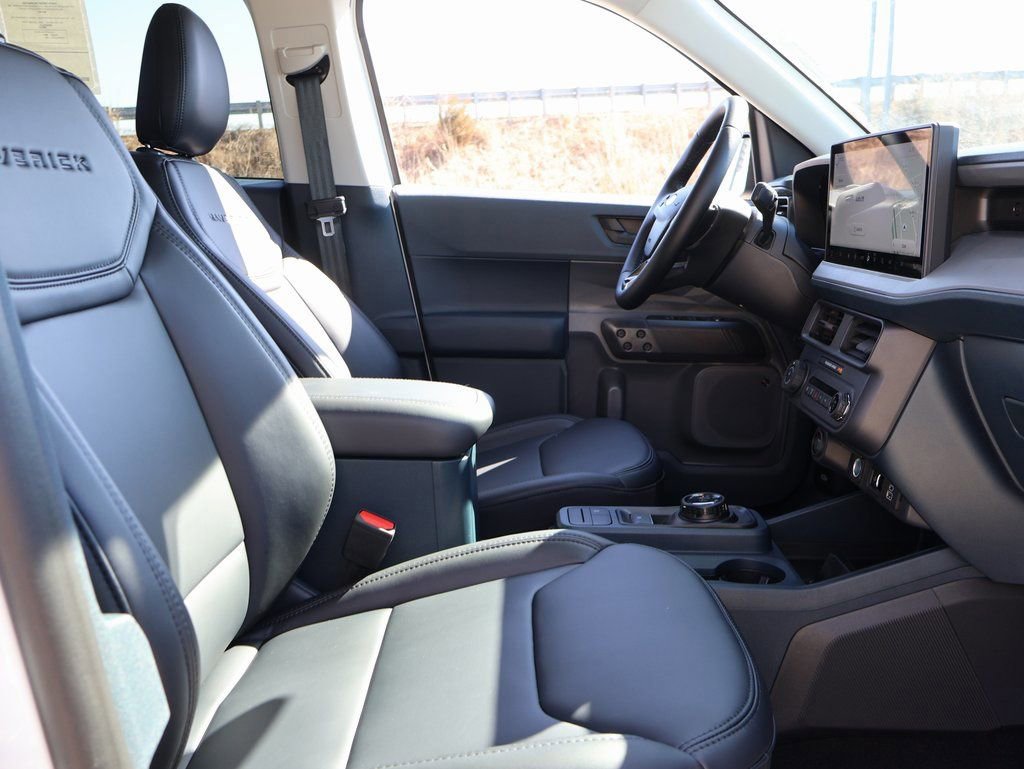 New 2026 Ford Maverick Lariat w/ Black Appearance Package image 10