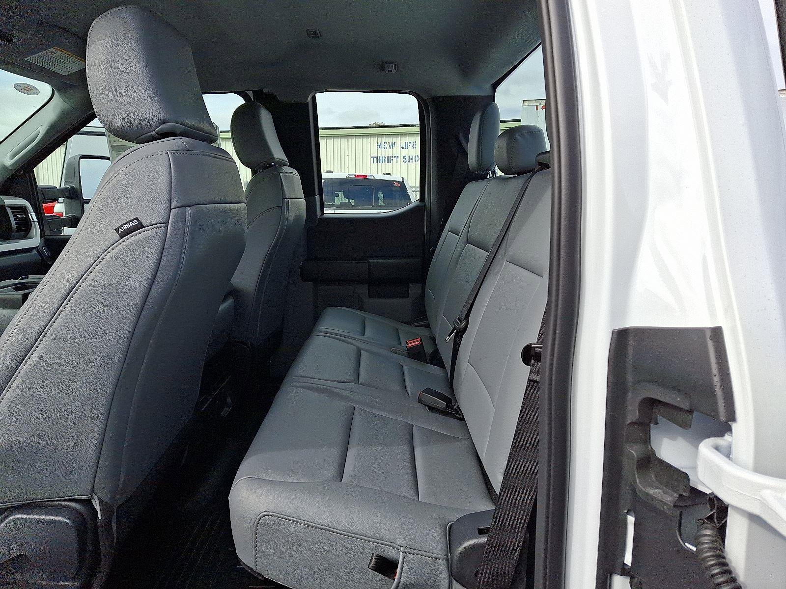 New 2026 Ford F250 XL w/ XL Chrome Package image 7